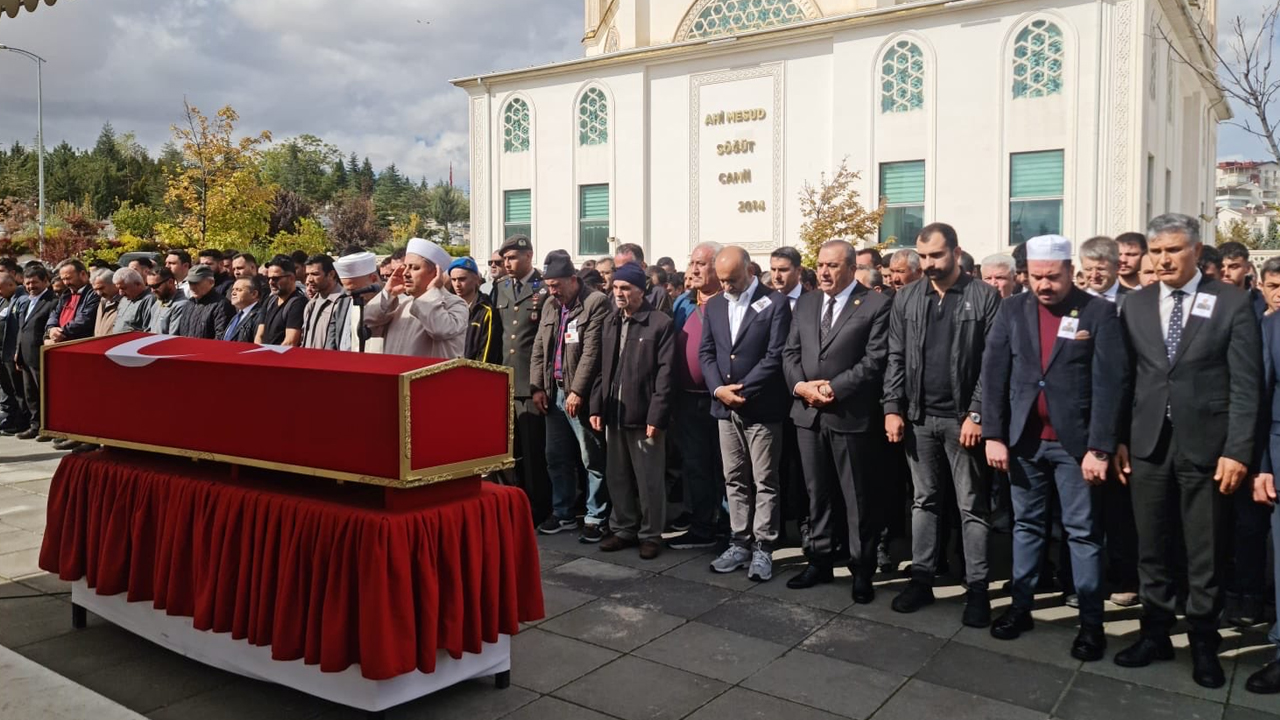 Etimesgut şehidini uğurladı: Cami başında duygu dolu anlar