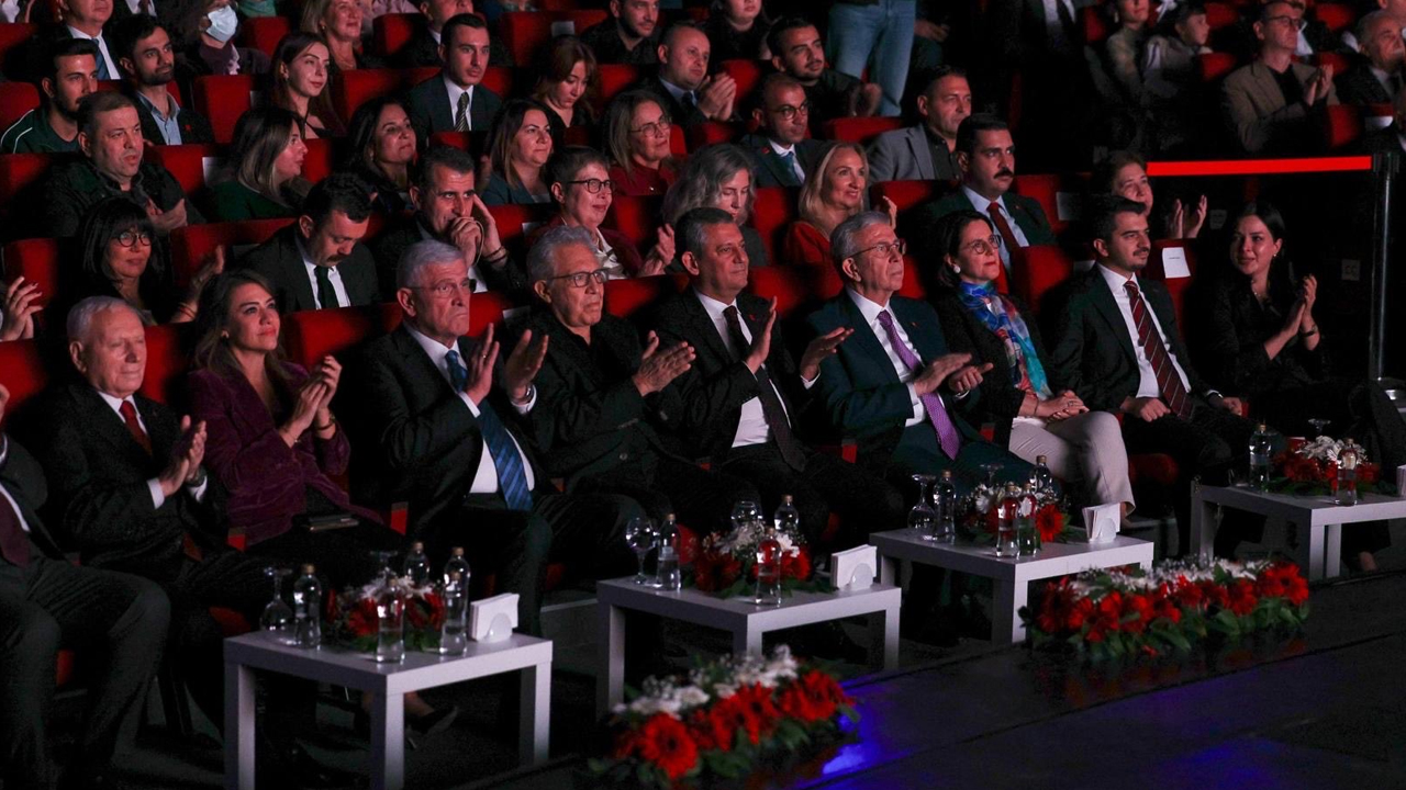 Özgür Özel, Müsavat Dervişoğlu ve Mansur Yavaş Çankaya'da buluştu