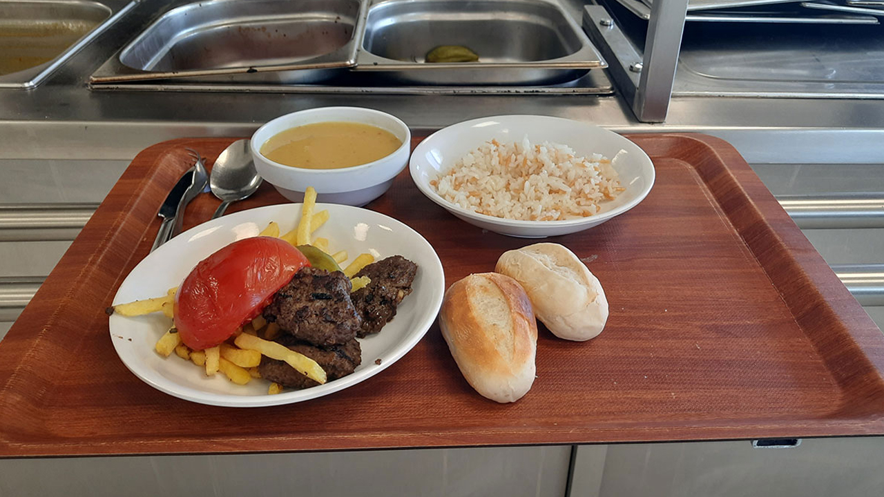 Etimesgut Ahi-Kent Lokantası’nda 4 çeşit yemek 80 lira olacak