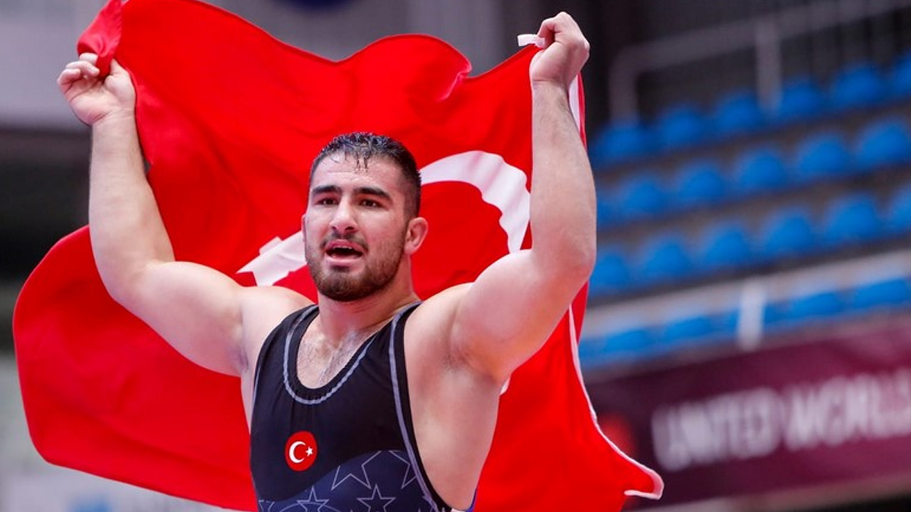 Ankaralı güreşçiler Karakucak Dünya Şampiyonası’nda tarih yazdı