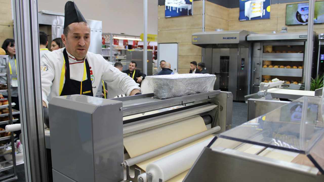 Türkiye’de bir ilk: Saate 2 bin 500 adet kruvasan üretiyor