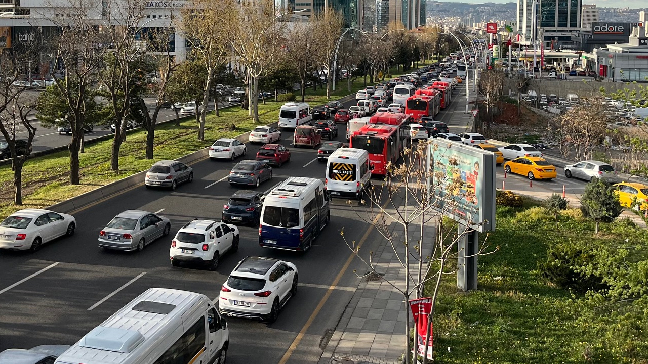 Ankara’da trafik neden yoğun: Yollar İstanbul'u aratmıyor