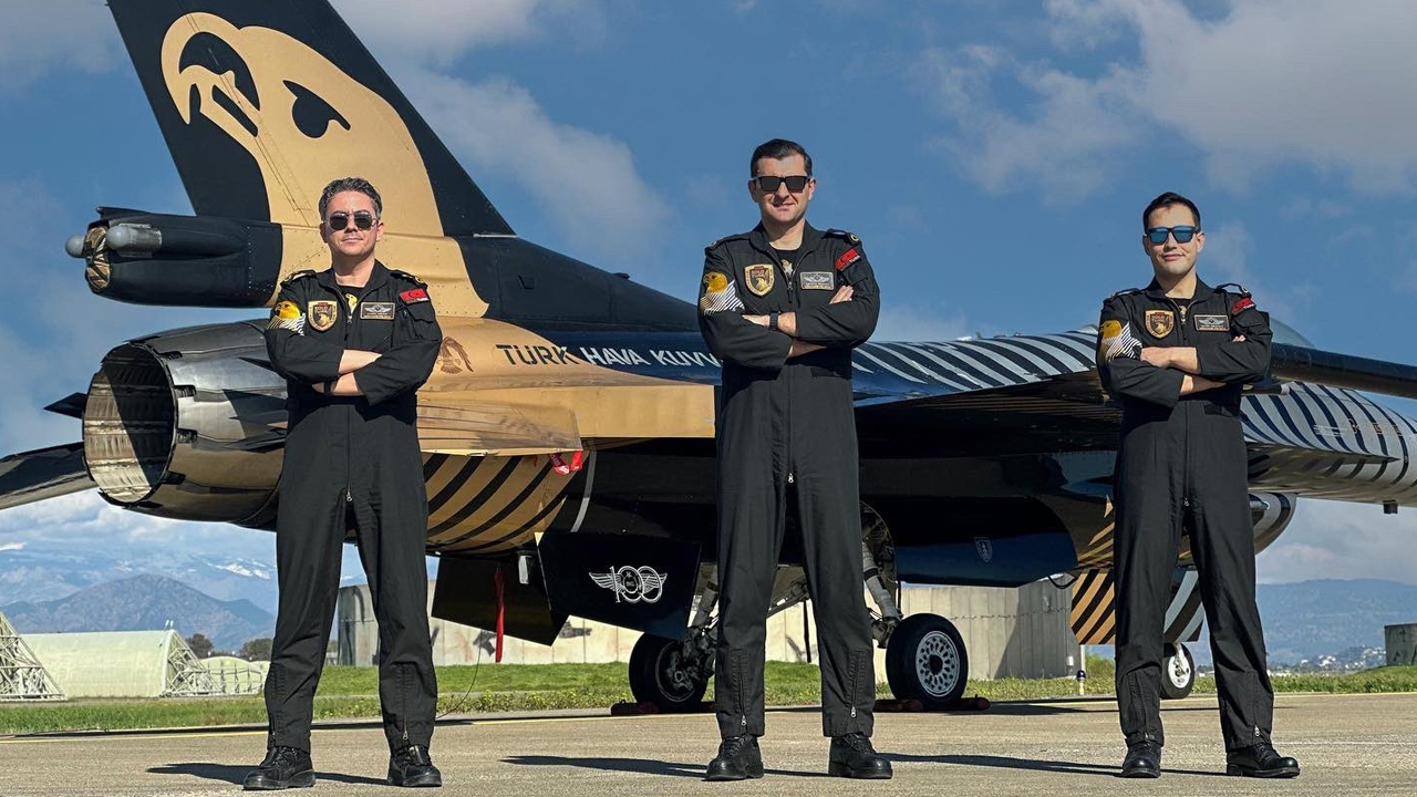 SOLOTÜRK ekibi Ankara'da hayranlarıyla buluşuyor: İmza dağıtacaklar