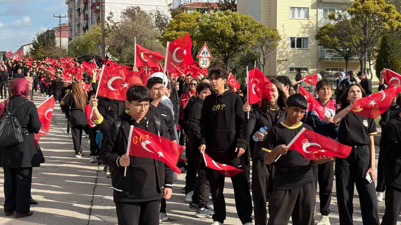 Ankara Sincan’da Cumhuriyet coşkusu: Yer gök kırmızı-beyaz oldu