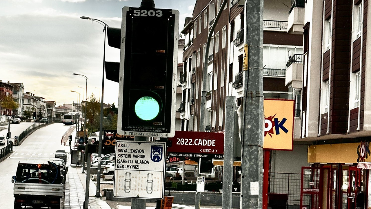 Vatandaş haklıymış: Ankara trafiğinde kırmızı ışıklar uzun sürüyor