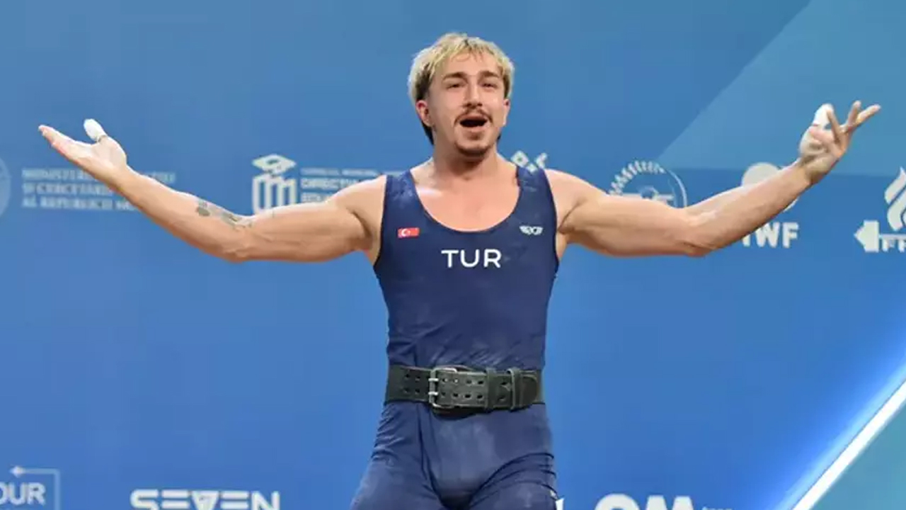 ASKİ Spor’un haltercisi Yusuf Fehmi Genç’ten Avrupa şampiyonluğu