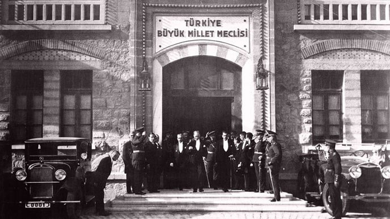 Ankara Barosu saltanatın kaldırılmasını kutladı