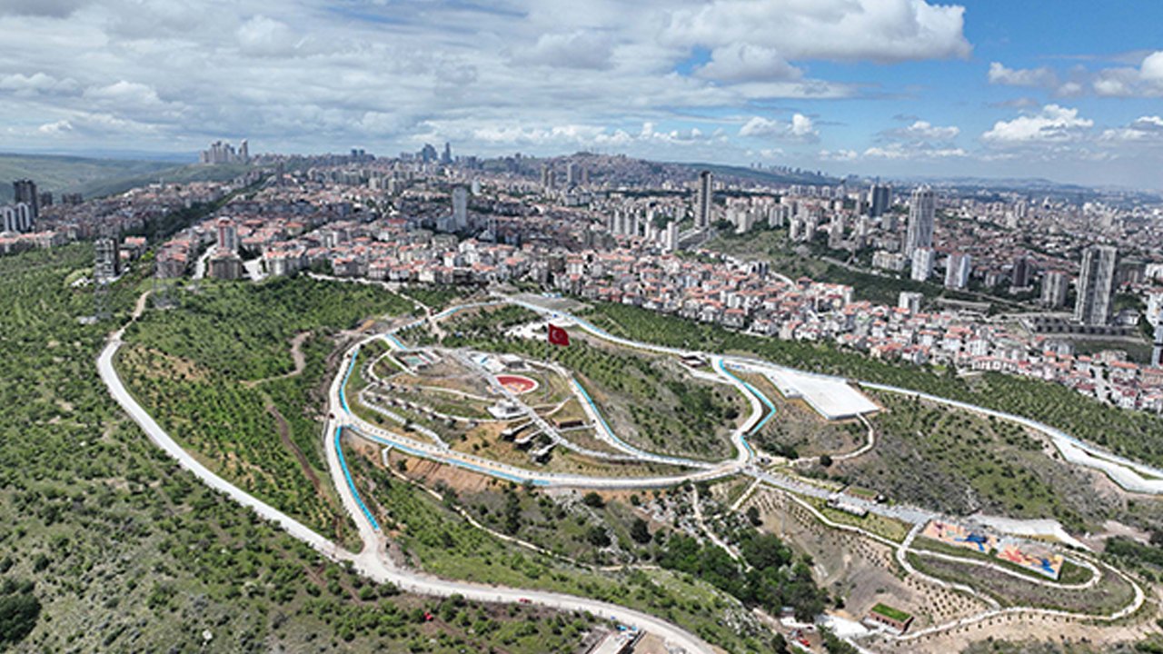 Belediye sus pus: Dev parkın elektrik trafosu patlamış