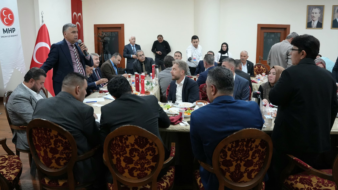 MHP Sincan'daki muhtarları yemekte topladı: Mesaj verdiler