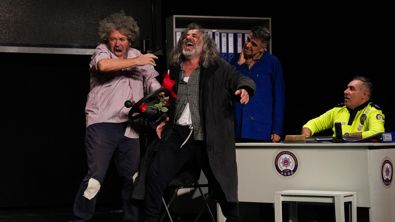 Etimesgut'ta gündem tiyatro: Emekliler yeni sezonu açtı