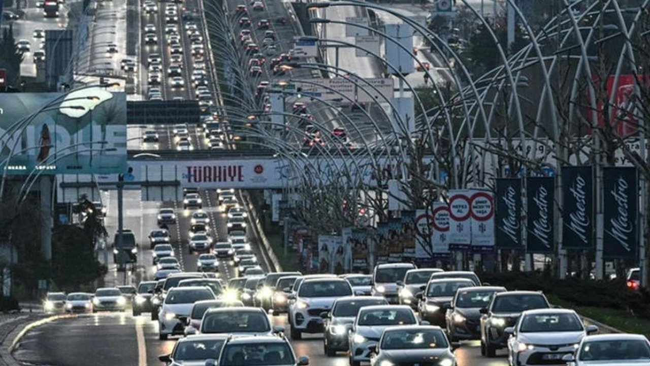 Okulların tatil olmasıyla Ankara'da üç ana arter trafiğe kapanıyor