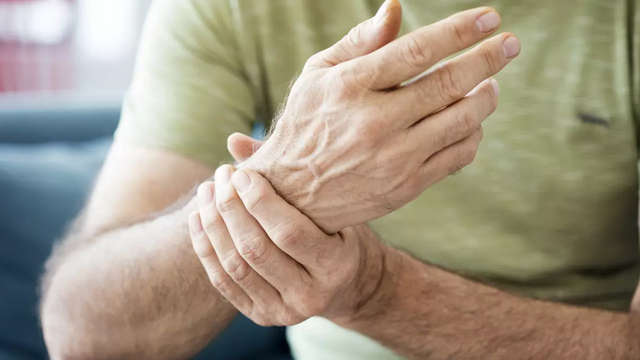 Romatizma ağrılarına doğal çözüm: Çaylar hazır