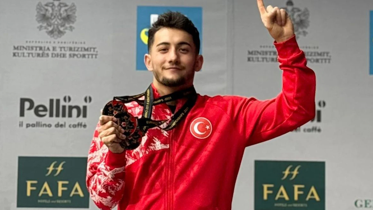 ASKİ Spor’un milli haltercisi Burak Aykun’dan Riyad’da madalya