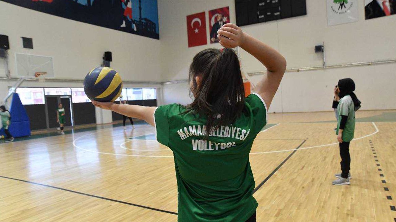 Mamak Belediyesi genç voleybolcuları arıyor