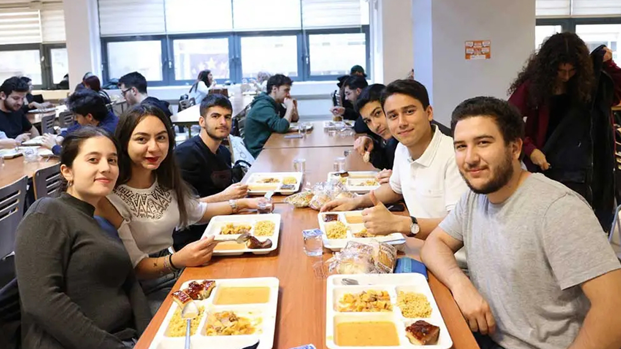 Çankaya'da öğrencilere ücretsiz sofra: Bu hafta menüde ızgara köfte var