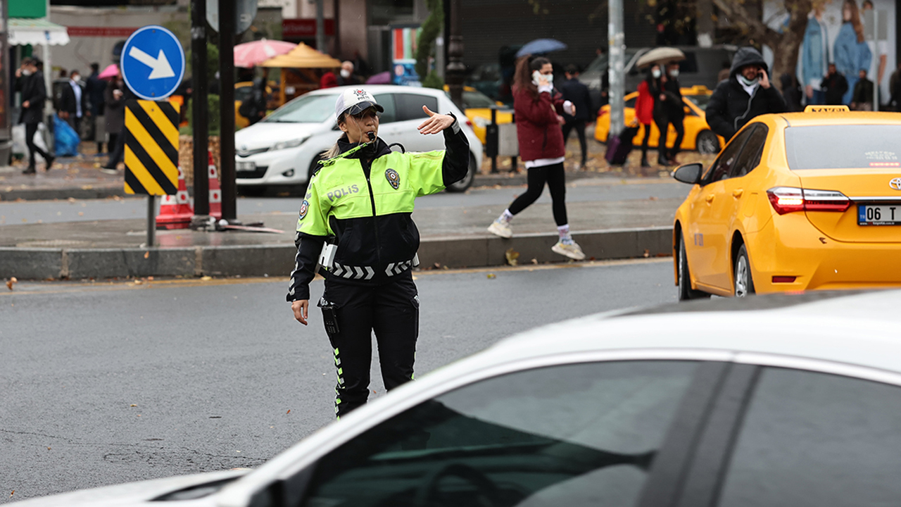 Mamak’ta 33 sürücüye 600 bin liranın üzerinde ceza kesildi!