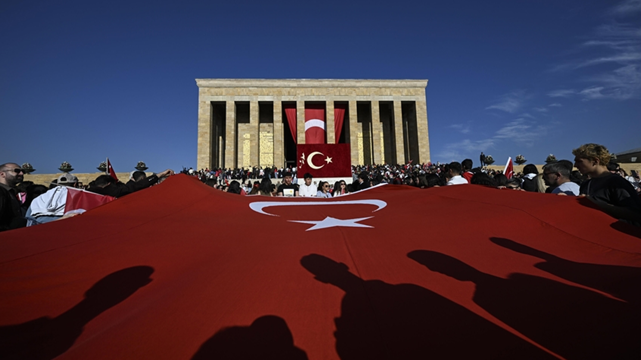 Anıtkabir'de tüm zamanların rekoru kırıldı: 1 milyon 219 bin kişi