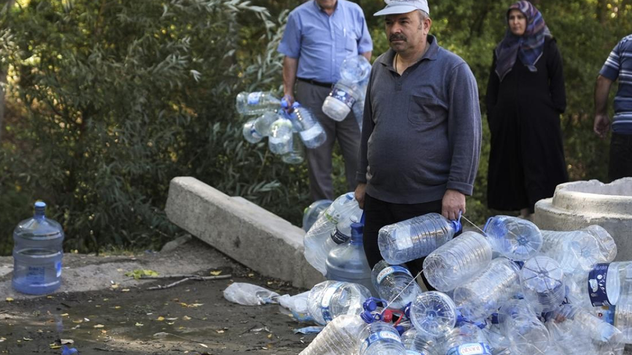 Etimesgut’ta su kesintisi tepkisi: “Siz insanlarla dalga mı geçiyorsunuz?”