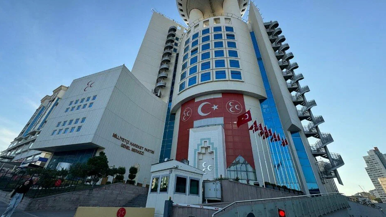 MHP’den AK Parti'ye Atatürk uyarısı: Radikallere çeki düzen verin