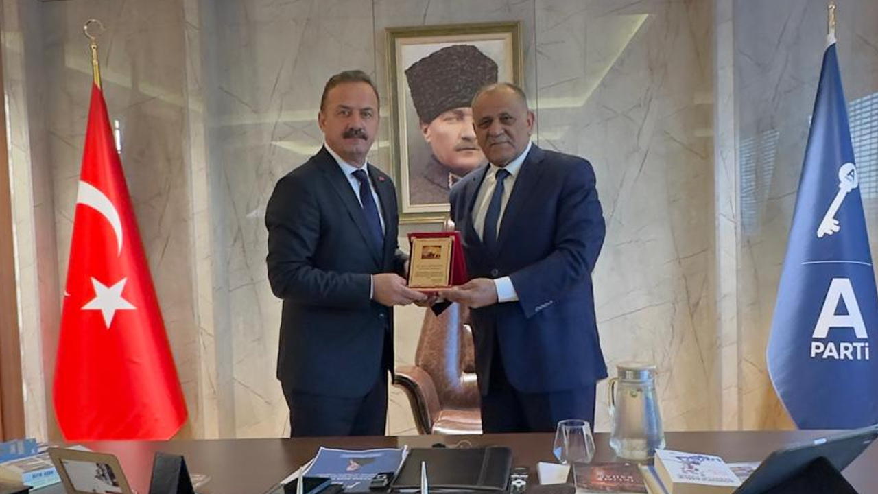 Tulpar Derneği Anahtar Parti Genel Merkezi'nde makamda ağırlandı