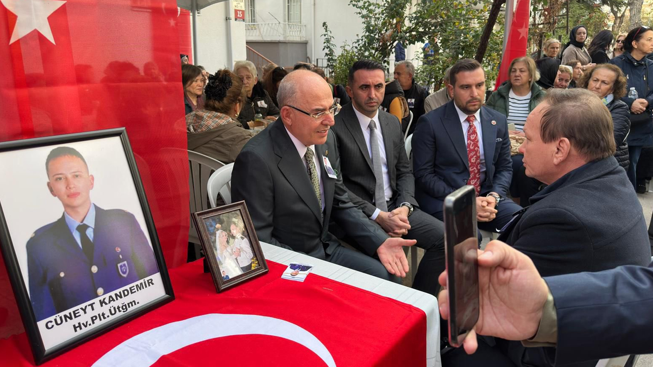 MHP heyeti Şehit Hava Pilot Cüneyt Kandemir'in ailesi ile buluştu