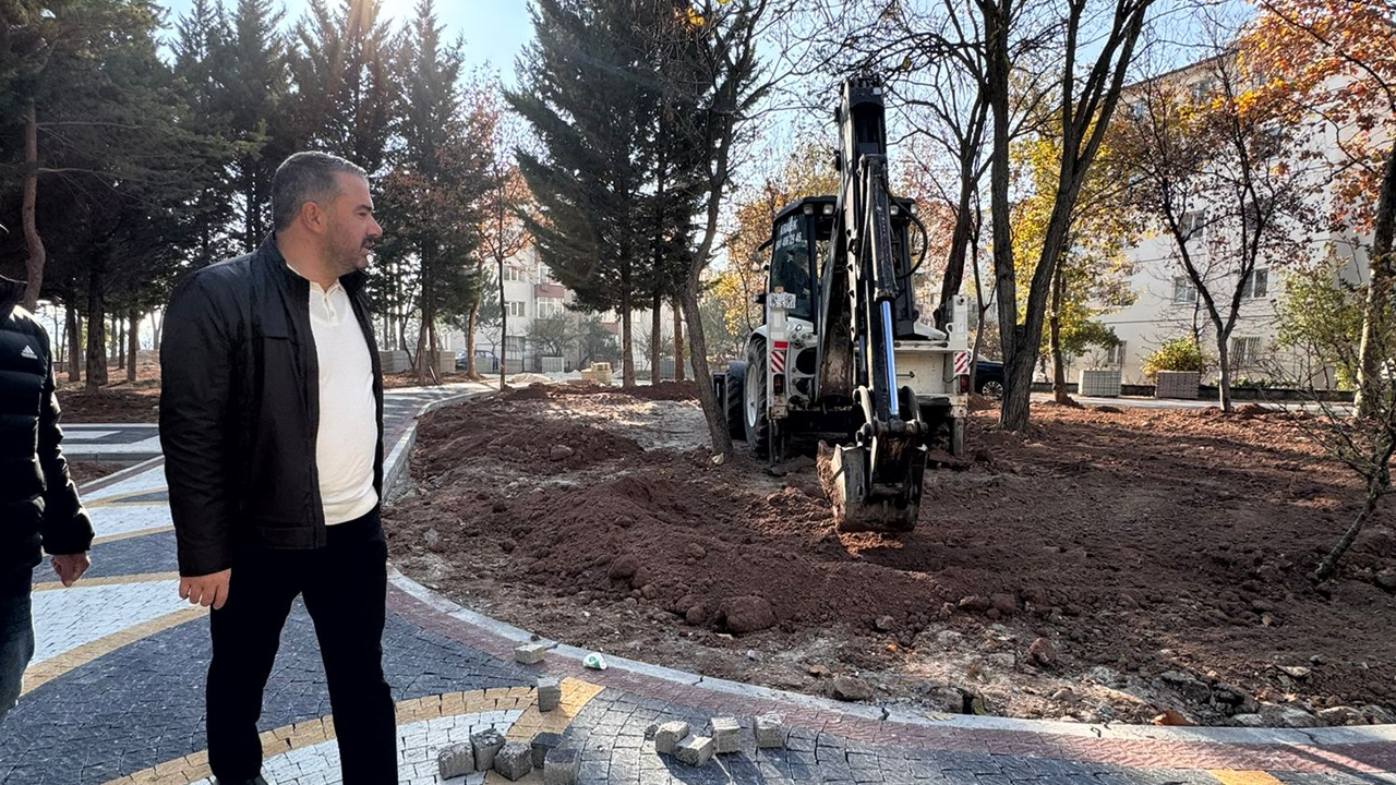 Pursaklar’da parklar yenileniyor: Başkan yerinde denetledi