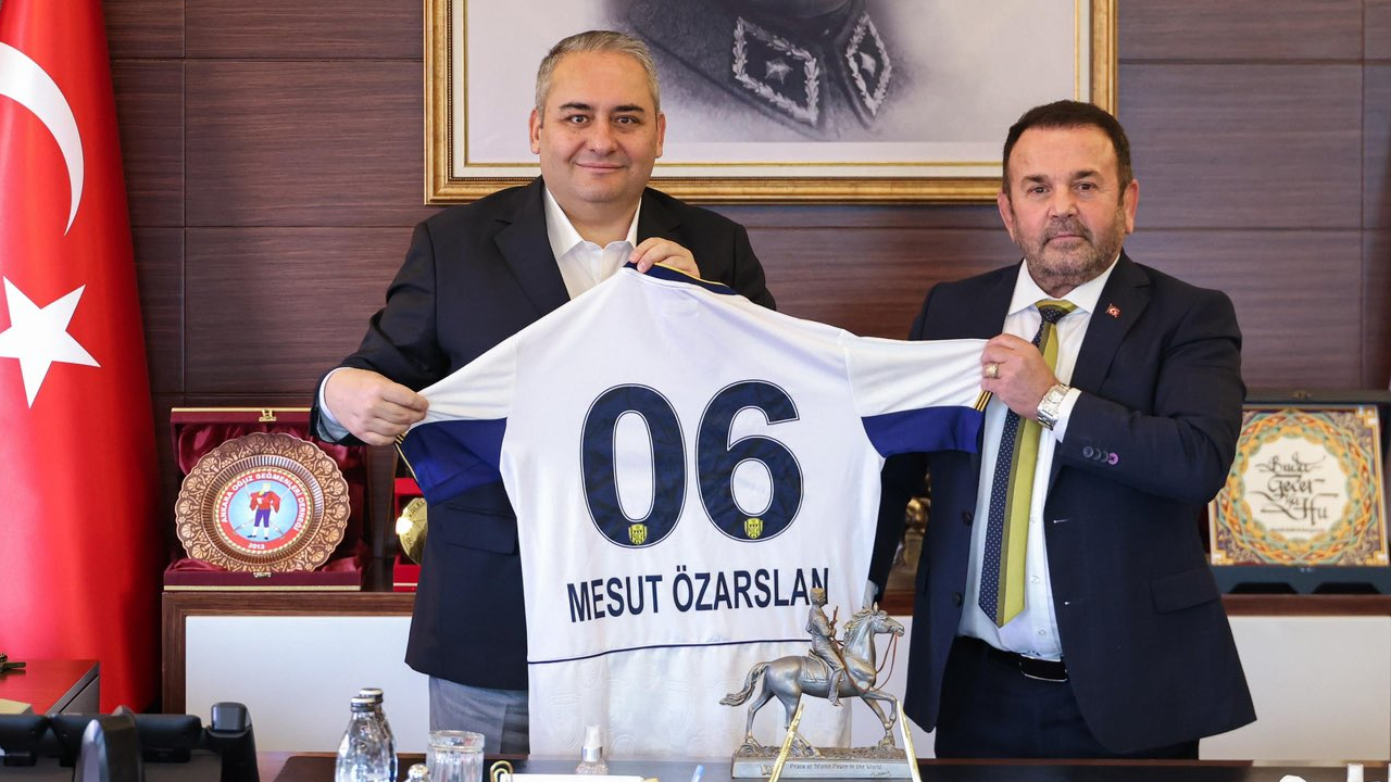 Ankaragücü yönetimi Keçiören Belediyesi'nde makamda ağırlandı