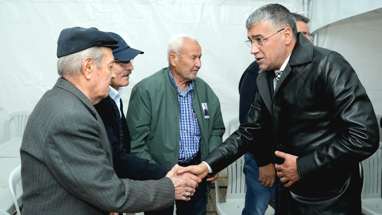 MHP'liler şehit Pilot Üsteğmen Cüneyt Kandemir'in ailesini ziyaret etti