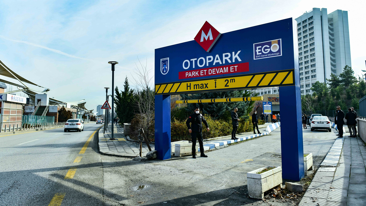 Ankara'da toplu taşıma kullananlar otoparklara para vermeyecek