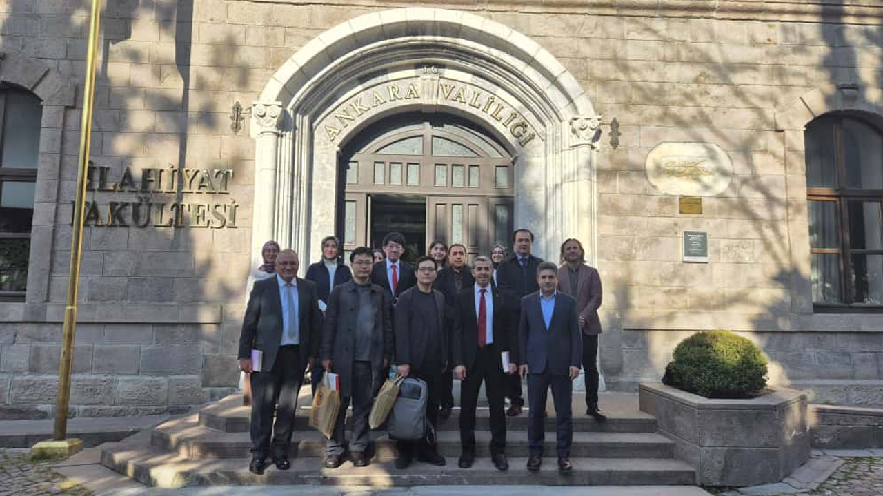 Japon profesörler Ankara'da: İlahiyat Fakültesi'ni gezdiler