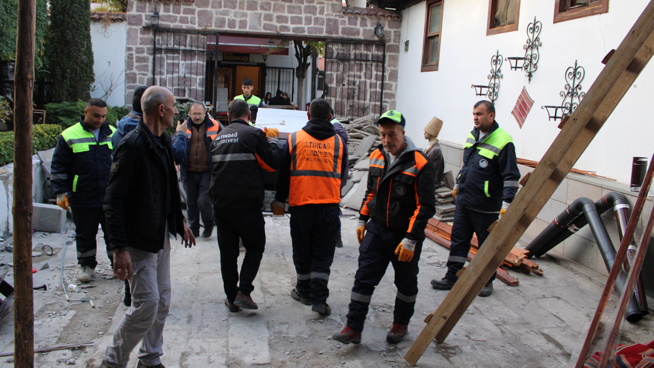 Hamamönü karıştı: Neyhane Kültür Evi boşaltıldı