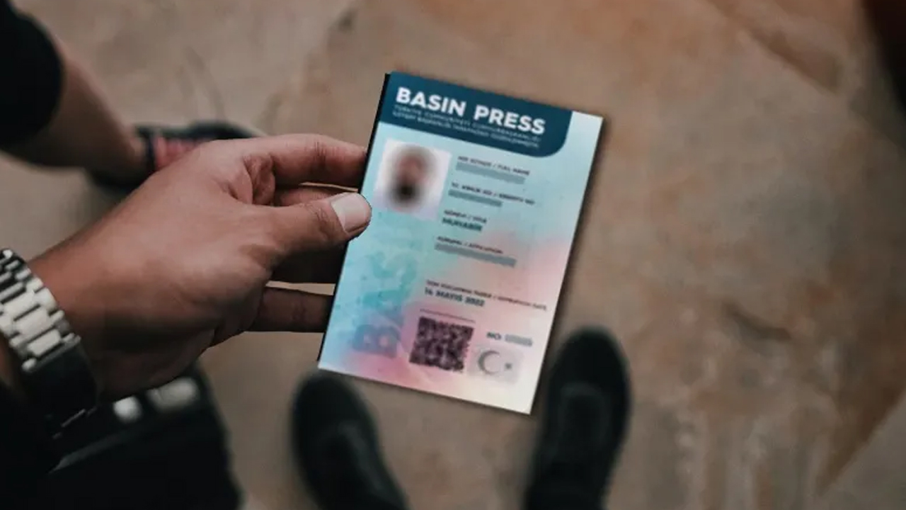 Gazetecilik kriterleri değişiyor: Lisans mezunu herkes basın kartı alabilecek