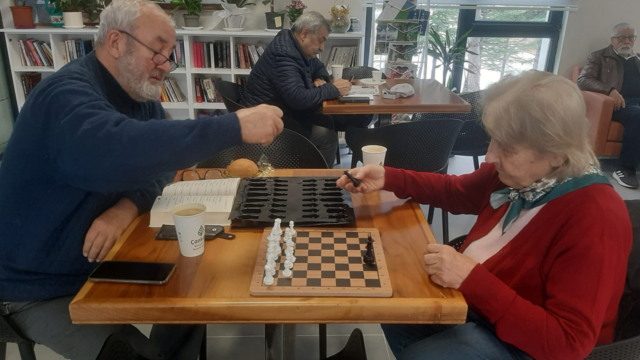 Çankaya Belediyesi emeklilere sahip çıkıyor: Lokallerde buluşuyorlar