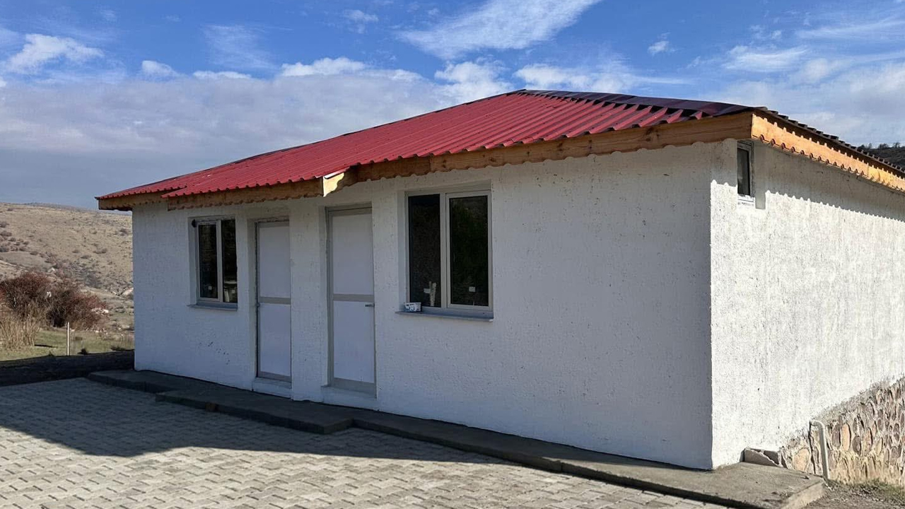 Çamlıdere Sarıkavak Köyü Mezarlığı'nda mescit ve lavabo inşaatı tamamlandı