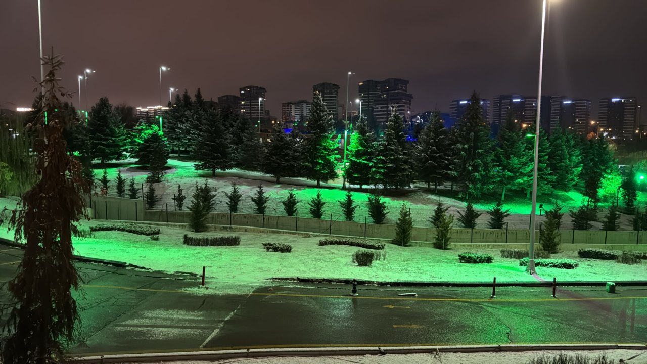 Ankara ‘kar’a kavuştu: Kent merkezi beyaza büründü