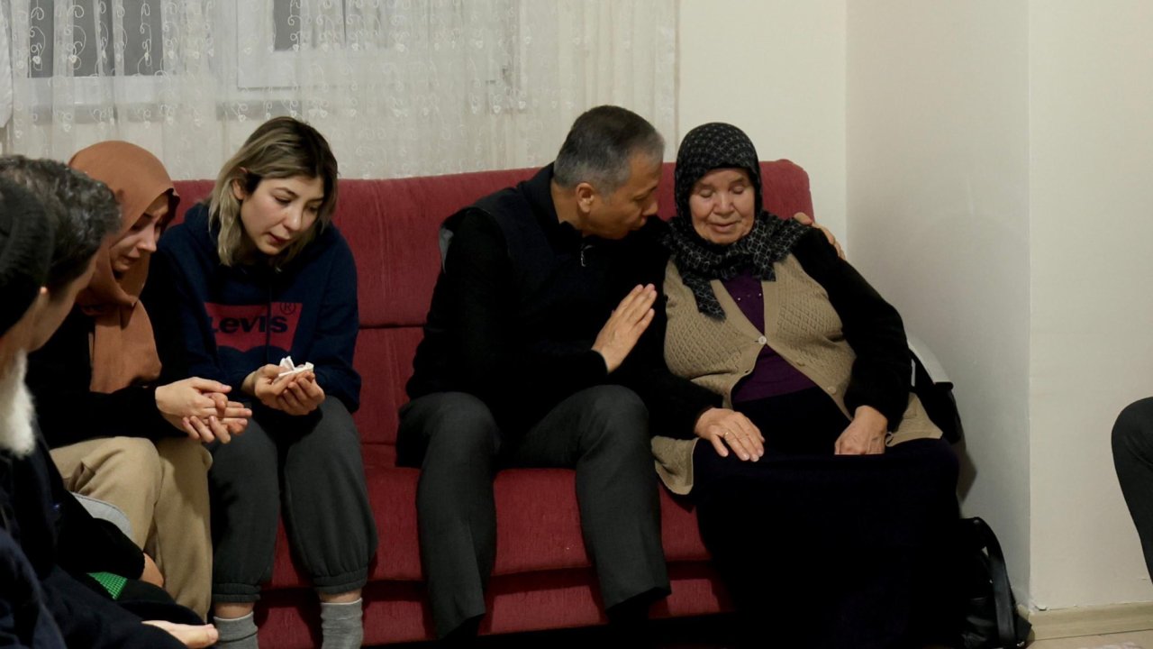 Bakan Şereflikoçhisarlı şehidin ailesini ziyaret etti