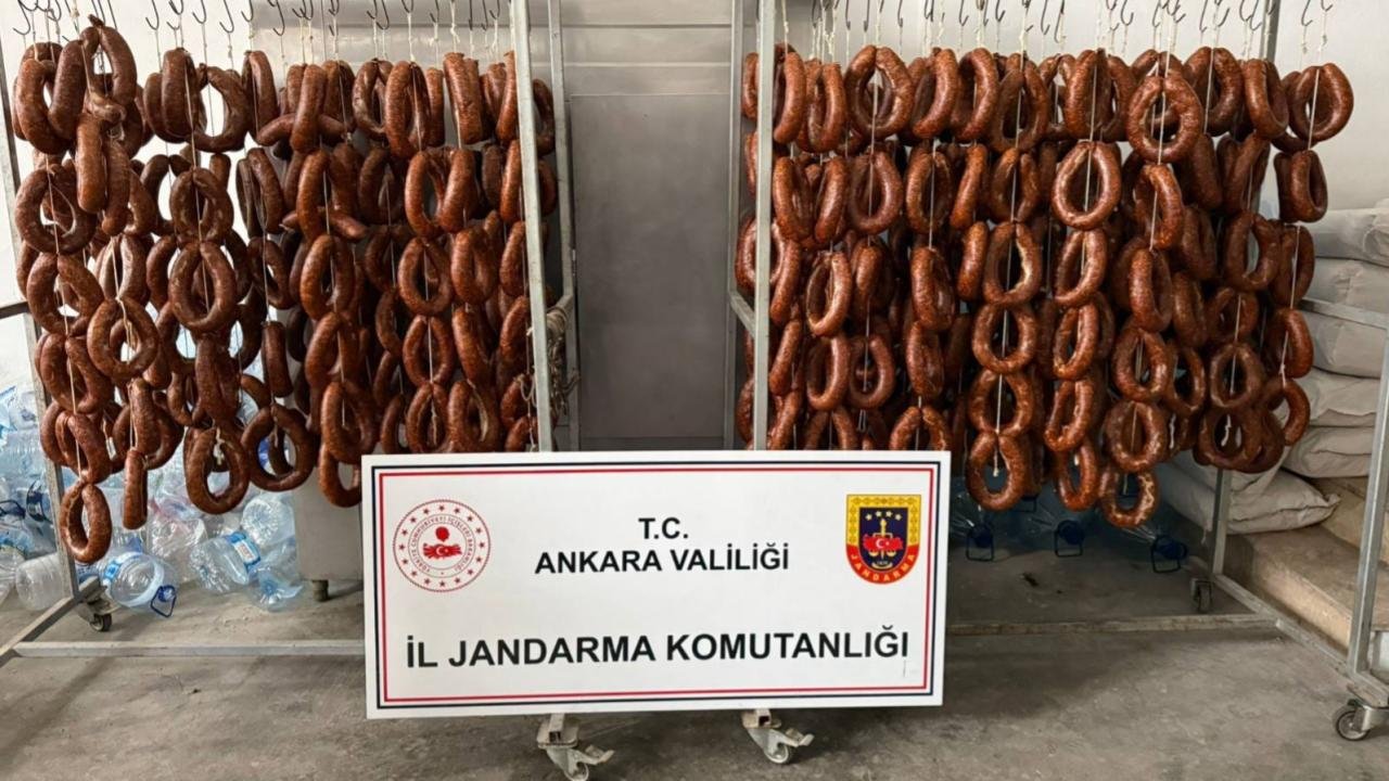 Ankara Polatlı’da kayıt dışı et ve gıda ürünü ele geçirildi