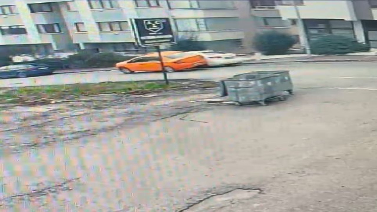 Çankaya’da taksi park halindeki araca çarpıp kaçtı