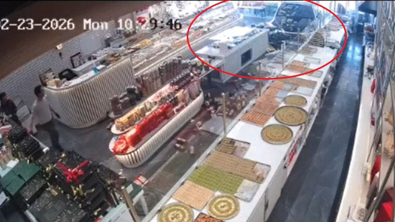 Bağlıca’da otomobil pastaneye daldı