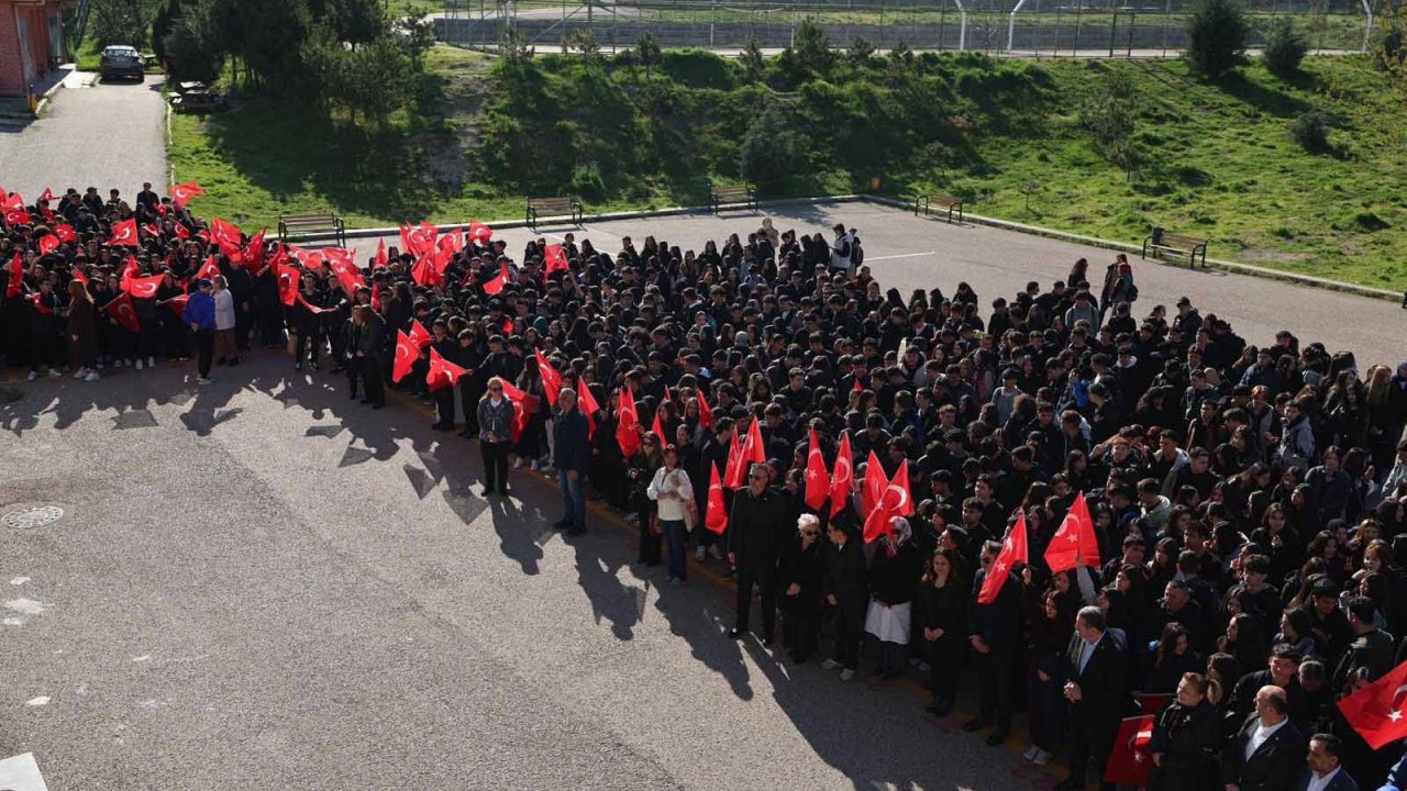 Eğitim-Bir-Sen heyeti Etimesgut'ta bayrak törenine katıldı