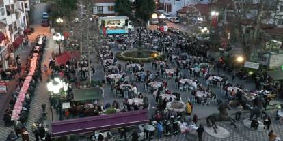 Ankara'da dev sokak iftarı: Binlerce vatandaş katıldı