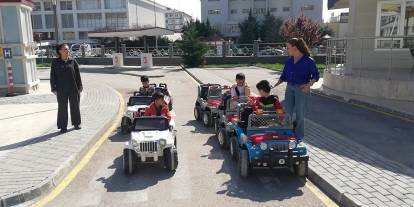 Mamak’ta özel çocuklara trafik eğitimi verildi