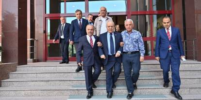 Eski Adalet Bakanı Seyfi Oktay Mamak'ı ziyaret etti