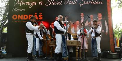 Kuğulupark’ta Çek ezgileri yankılandı: Çankaya’da unutulmaz akşam