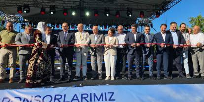 Ankara bürokrasisi Ayaş'taki dut festivalinde buluştu