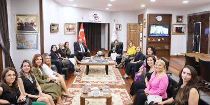 Ankara'nın ticaret patronu, kadın sanayicileri kabul etti