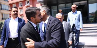 Çankaya Belediye Başkanı komünist sendikacıları ziyaret etti