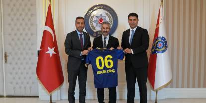 Ankaragücü'nden Emniyet'e ziyaret: "Teşekkürler Sayın Müdürüm"