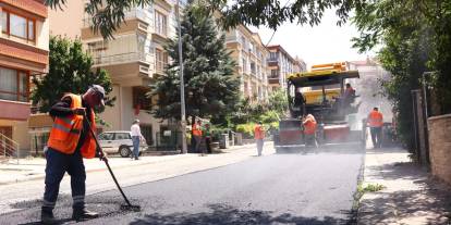 Çankaya’da asfalt mesaisi hız kesmiyor: Ekipler sahada