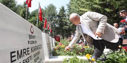 Sincan’da Kaymakam şehitleri kabirleri başında dualarla andı